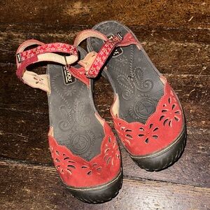 Jambu sandals